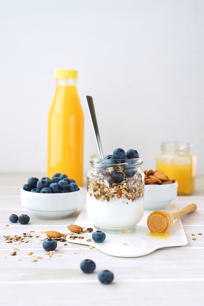Joghurt und Müesli gelten als gesund, enthalten aber oft überraschend viel zugesetzten Zucker.
